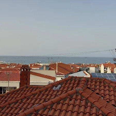 Artemis златна гледка към морето