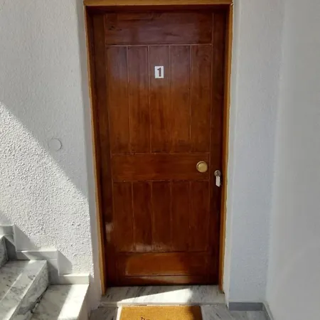 Artemis златна гледка към морето * Políhrono