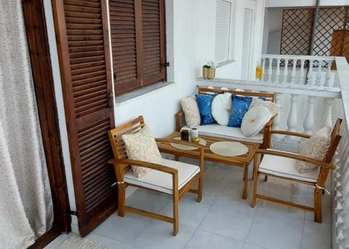 Artemis златна гледка към морето *