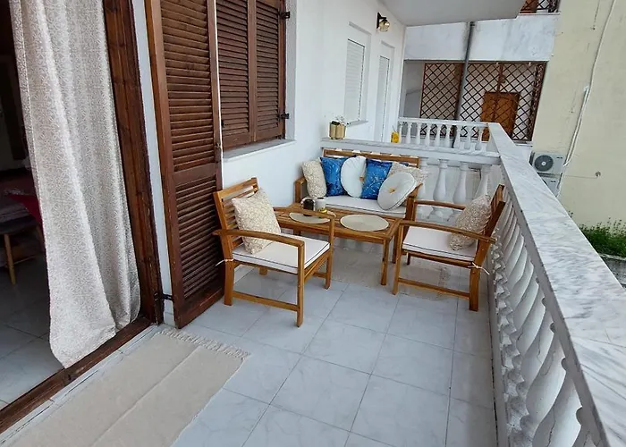 Artemis златна гледка към морето *